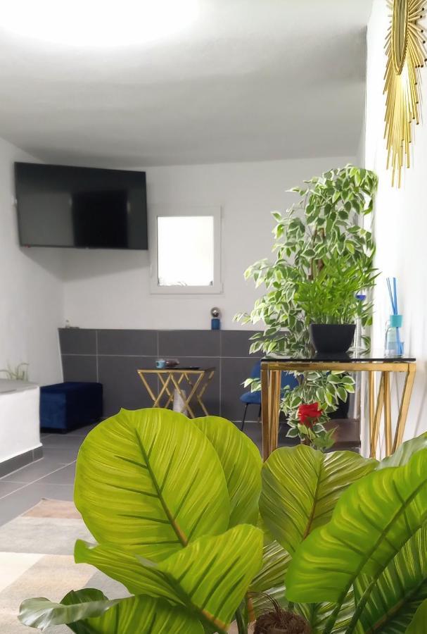 Апартаменты Casa Incrivel Refugio Lieva ,Piscina , Jacuzzi Exterior E Zona Kids Нелаш Экстерьер фото